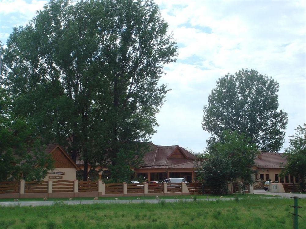 Platan Garden Rooms&Restaurant Hajdúszoboszló Exterior foto