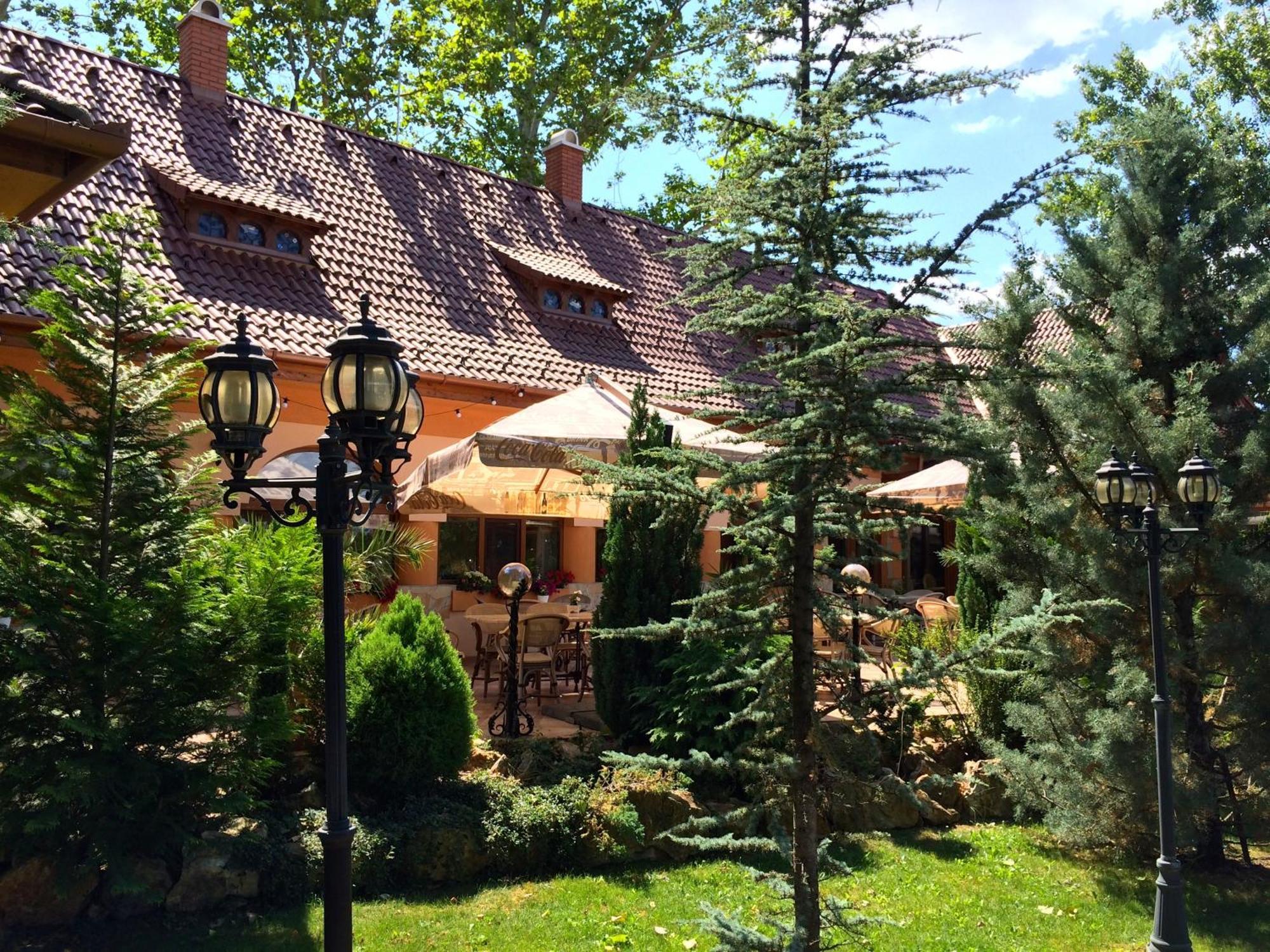 Platan Garden Rooms&Restaurant Hajdúszoboszló Exterior foto