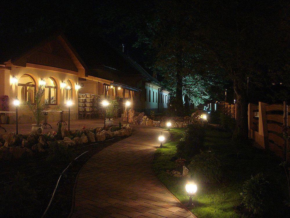 Platan Garden Rooms&Restaurant Hajdúszoboszló Exterior foto